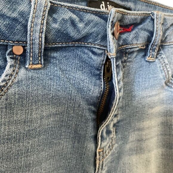 D Jeans Women's Capris Faded Denim Size 8 - Picture 6 of 13